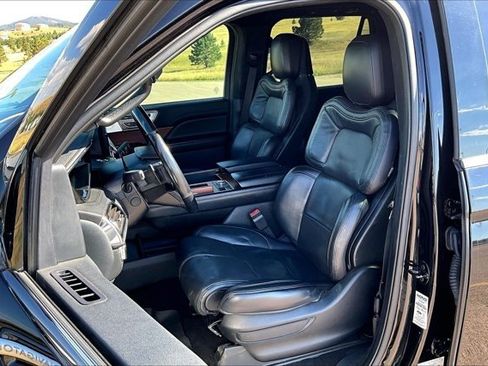 Used 2021 Lincoln Navigator L Reserve w/ Luxury Package AWD/4WD image 21