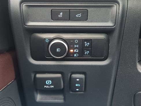 Certified 2023 Ford Expedition Limited image 28