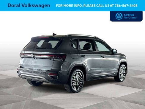 Used 2025 Volkswagen Taos SE FWD image 8