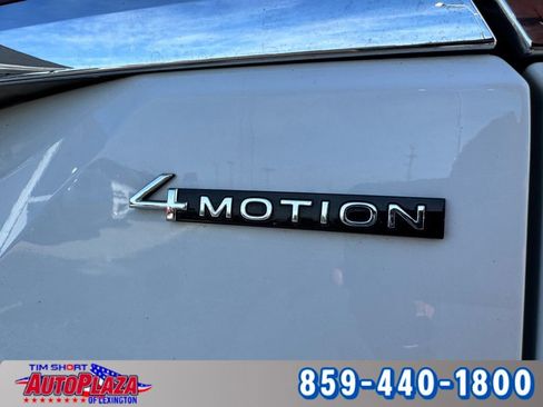 Used 2025 Volkswagen Atlas SE AWD/4WD image 13