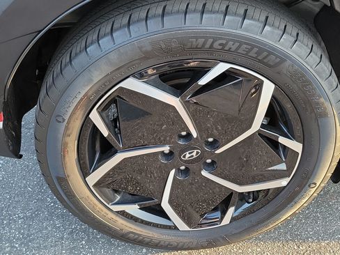 Certified 2024 Hyundai Ioniq 5 SEL RWD image 25