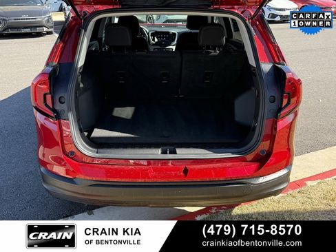 Used 2022 GMC Terrain SLE image 7