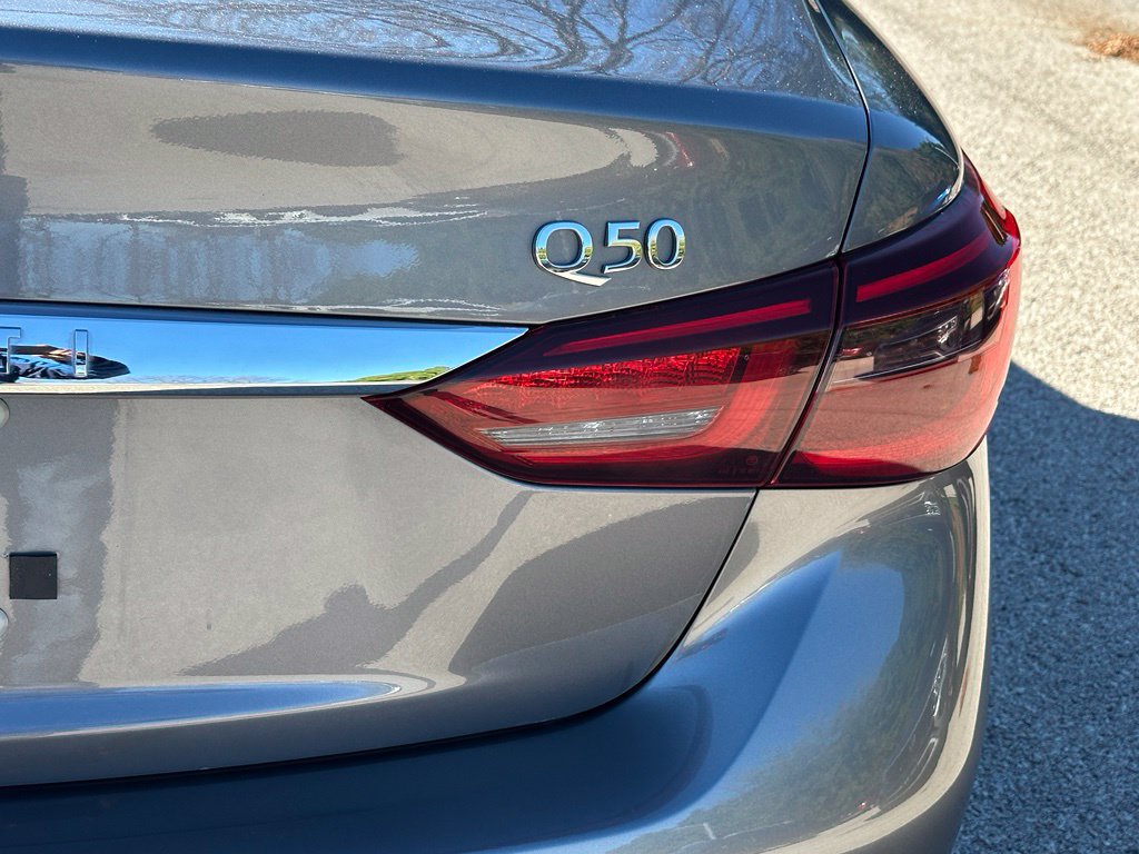 Used 2018 INFINITI Q50 Luxe w/ Essential Package (3.0T Luxe) AWD/4WD image 14