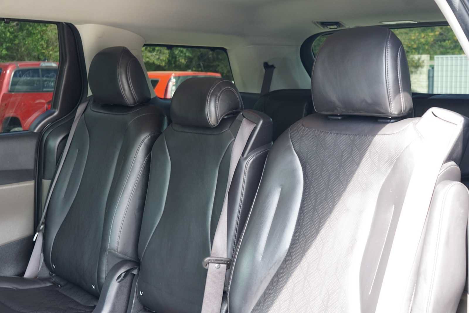 Certified 2025 Kia Carnival EX FWD image 20