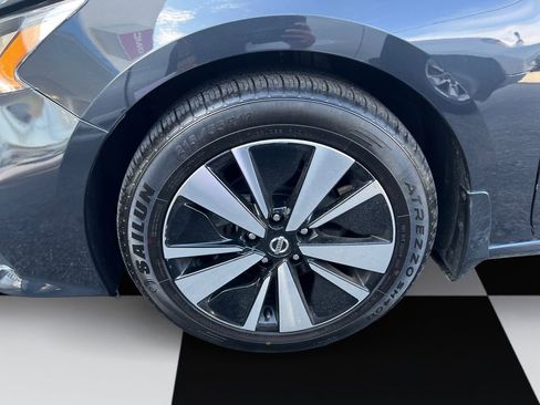 Used 2021 Nissan Altima 2.5 SV w/ SV Premium Package image 14