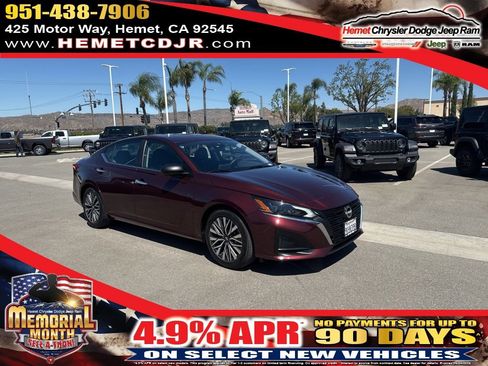 Used 2024 Nissan Altima 2.5 SV FWD image 1