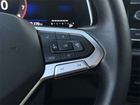 Certified 2024 Volkswagen Jetta SE w/ Panoramic Sunroof Package image 11