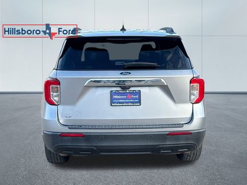 Used 2022 Ford Explorer XLT image 6