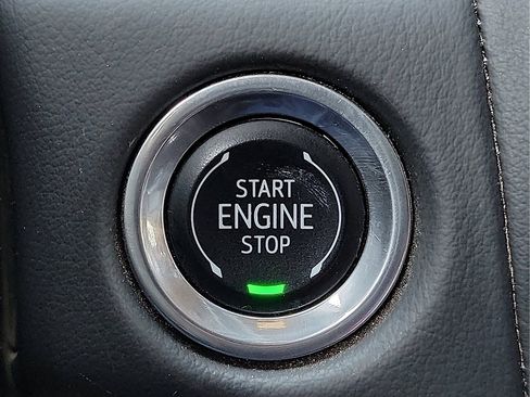 Used 2024 Chevrolet Tahoe LT RWD image 17