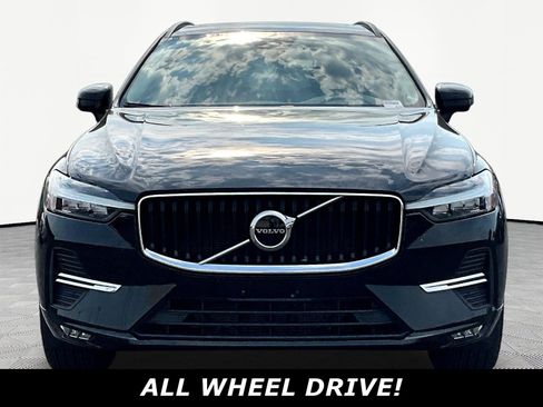 Used 2022 Volvo XC60 B5 Momentum AWD/4WD image 2