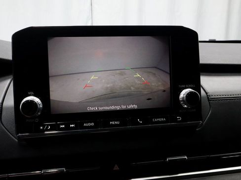 Used 2024 Mitsubishi Outlander ES image 2