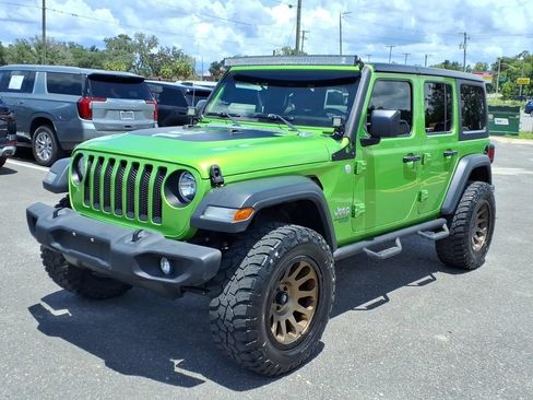 Used 2018 Jeep Wrangler Unlimited Sport S AWD/4WD image 3