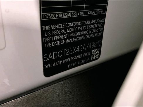 Certified 2025 Jaguar F-PACE R-Dynamic S image 34