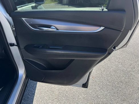 Used 2017 Cadillac XT5 Luxury image 29