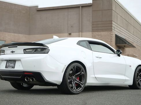 Used 2018 Chevrolet Camaro SS image 4