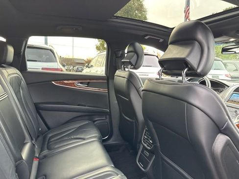 Used 2018 Lincoln MKX Select w/ Select Plus Package image 27