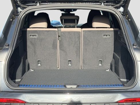 New 2025 Audi Q5 Premium Plus image 12