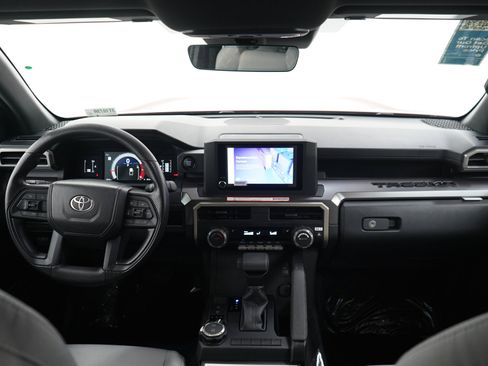 Used 2025 Toyota Tacoma 4x4 Double Cab image 13