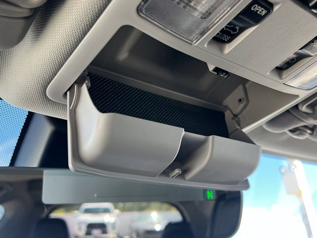 Used 2018 Toyota RAV4 Limited w/ Advanced Technology Package FWD image 33