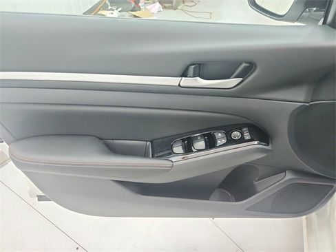 New 2025 Nissan Altima 2.5 SR w/ SR Premium Package image 36