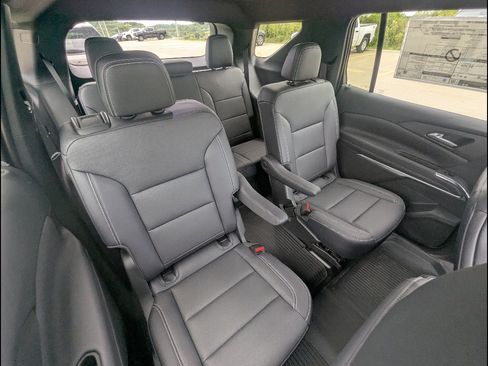 New 2026 Chevrolet Traverse LT w/ Driver Confidence Package AWD/4WD image 14