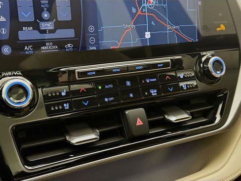 Used 2022 Toyota Highlander Platinum image 16