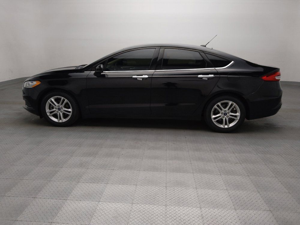 Used 2018 Ford Fusion SE w/ Fusion SE Technology Package FWD image 3
