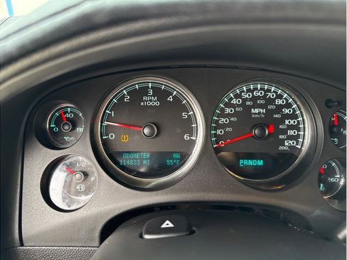 Used 2010 GMC Yukon Denali image 32