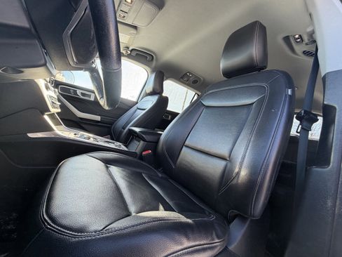 Used 2021 Ford Explorer XLT w/ Equipment Group 202A image 24