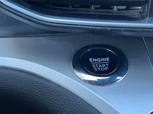 Used 2022 Ford Explorer XLT w/ Equipment Group 202A image 26