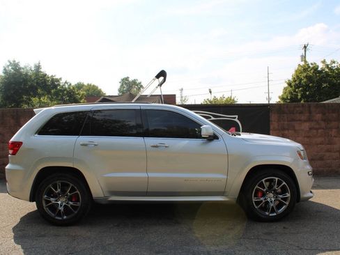 Used 2012 Jeep Grand Cherokee SRT8 w/ Luxury Group II AWD/4WD image 5