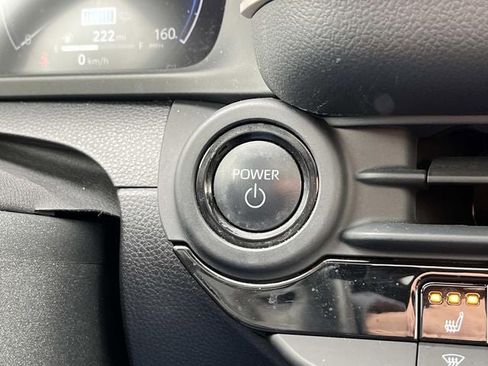 Used 2023 Toyota Crown Limited image 34