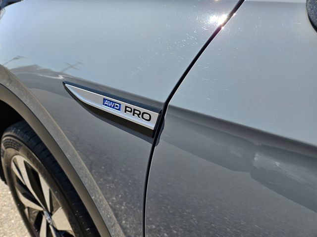 Used 2023 Volkswagen ID.4 Pro AWD/4WD image 11