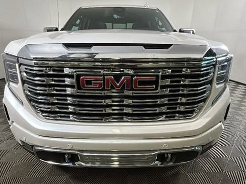 Used 2023 GMC Sierra 1500 Denali w/ Denali Reserve Package AWD/4WD image 7