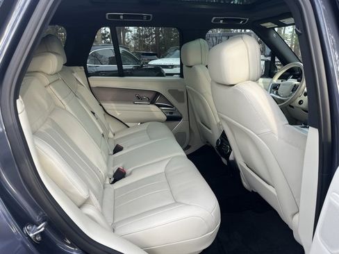 Certified 2025 Land Rover Range Rover SE image 13