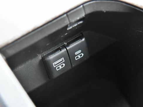 Used 2023 Toyota Camry SE image 28