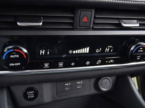 Used 2024 Nissan Rogue SV image 14