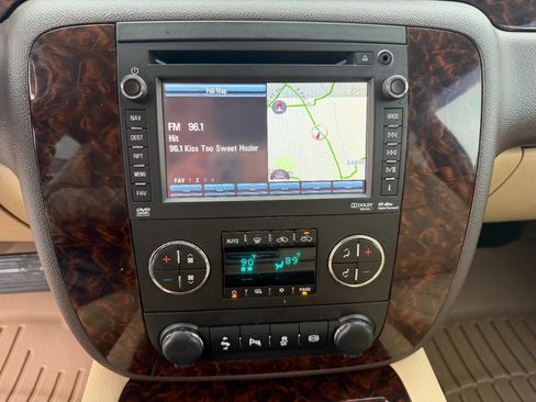 Used 2013 GMC Sierra 2500 Denali w/ Suspension Package, Off-Road image 33