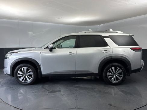 Used 2024 Nissan Pathfinder SL image 6