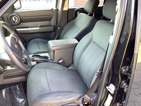 Used 2011 Dodge Nitro SXT image 11