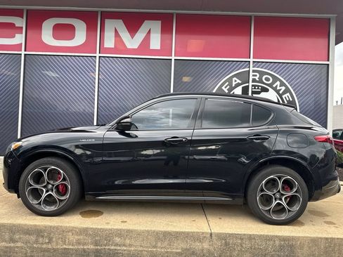 Used 2023 Alfa Romeo Stelvio Veloce AWD/4WD image 15