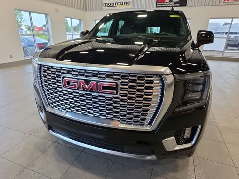 Used 2024 GMC Yukon XL Denali w/ Denali Reserve Package AWD/4WD image 2