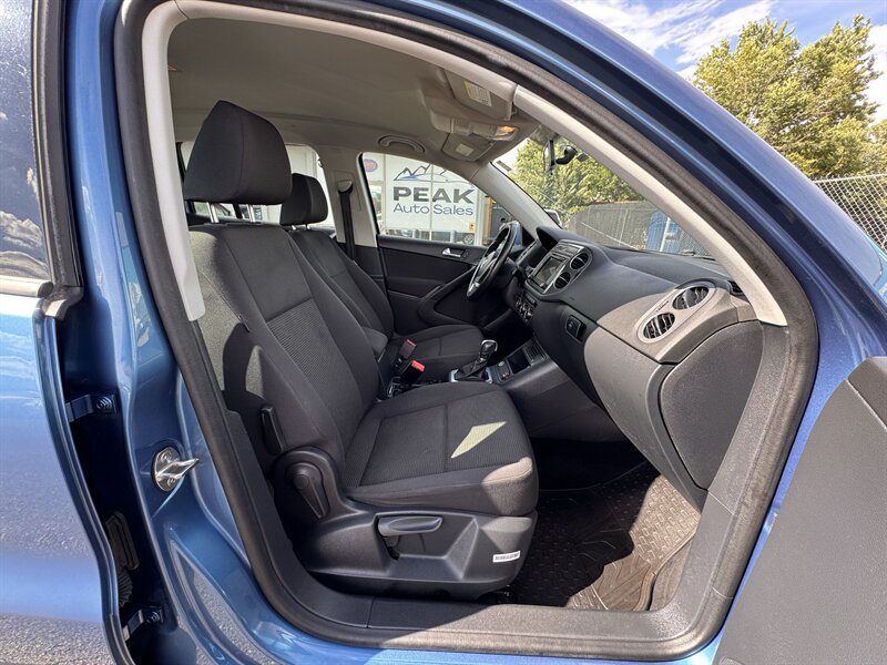 Used 2017 Volkswagen Tiguan Limited w/ Premium Package AWD/4WD image 30