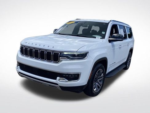 Used 2024 Jeep Wagoneer L Series II w/ Flexible Seating Group AWD/4WD image 2