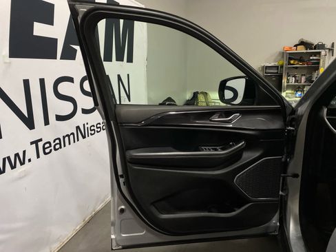 Used 2022 Jeep Grand Cherokee Altitude image 9