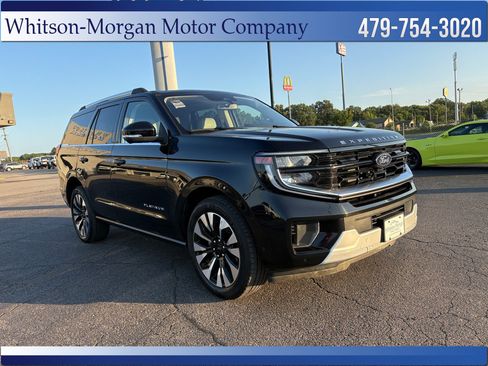 Used 2025 Ford Expedition Platinum w/ Driver's Package AWD/4WD image 4