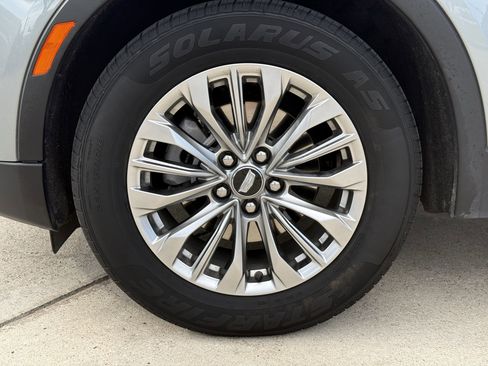 Used 2024 Cadillac XT4 Premium Luxury FWD image 16