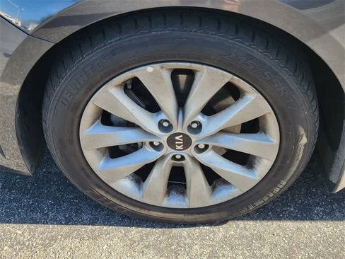 Used 2018 Kia Optima EX image 3