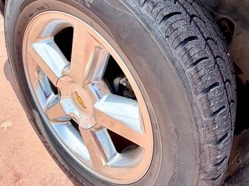 Used 2005 Chevrolet Avalanche Z71 w/ Preferred Equipment Group AWD/4WD image 14