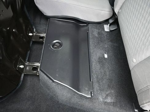 Used 2020 Toyota Tacoma SR w/ SR Convenience Package image 33